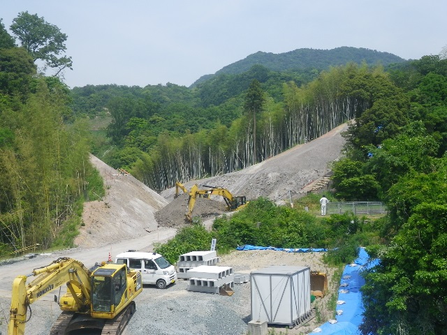 臨港道路土工部　掘削状況