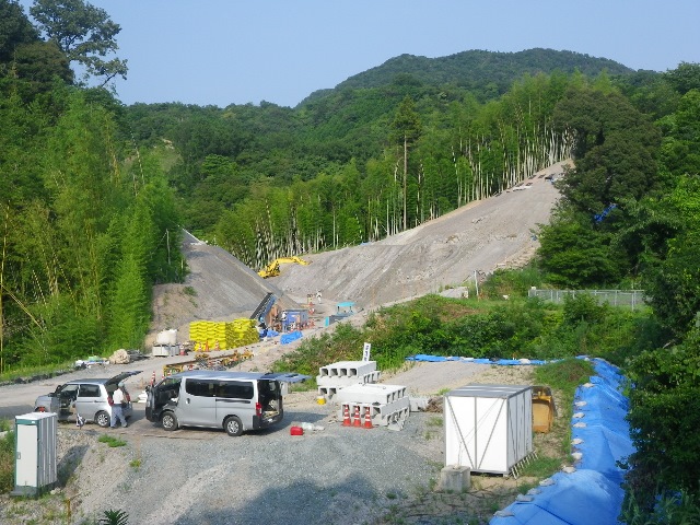 臨港道路土工部　法面工施工状況