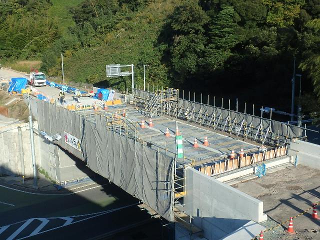 3号橋上部工西側より　架設完了
